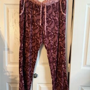 5/$25 Lucky Brand Pink and Purple Paisley PJ Pants
